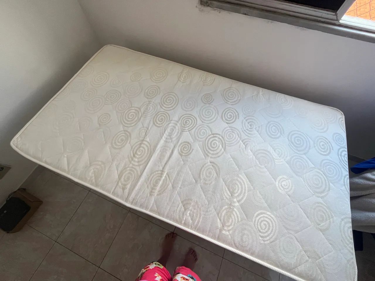 Cama Solteirão sem marcas de Uso