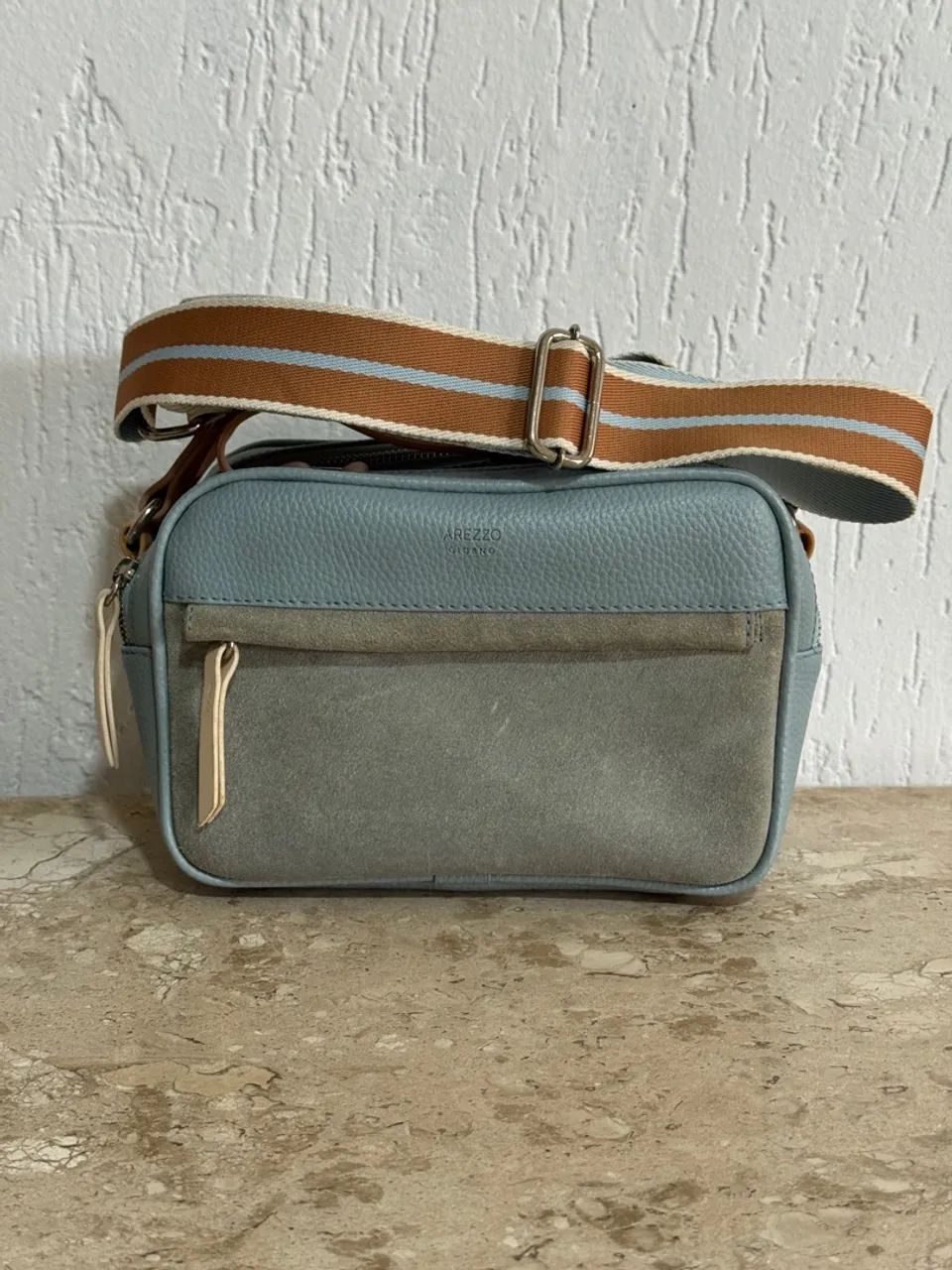 Bolsa Arezzo Azul com Alça de Listras de couro - Foto 3
