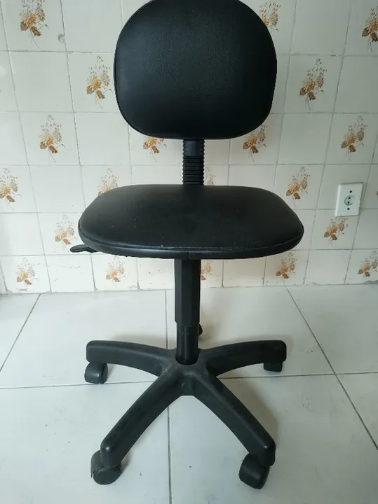Cadeira executiva giratória escritório