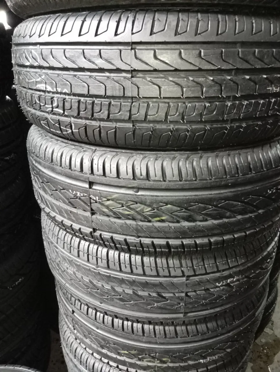 Pneu em oferta e economia 175-70/13 210,00 no pix
