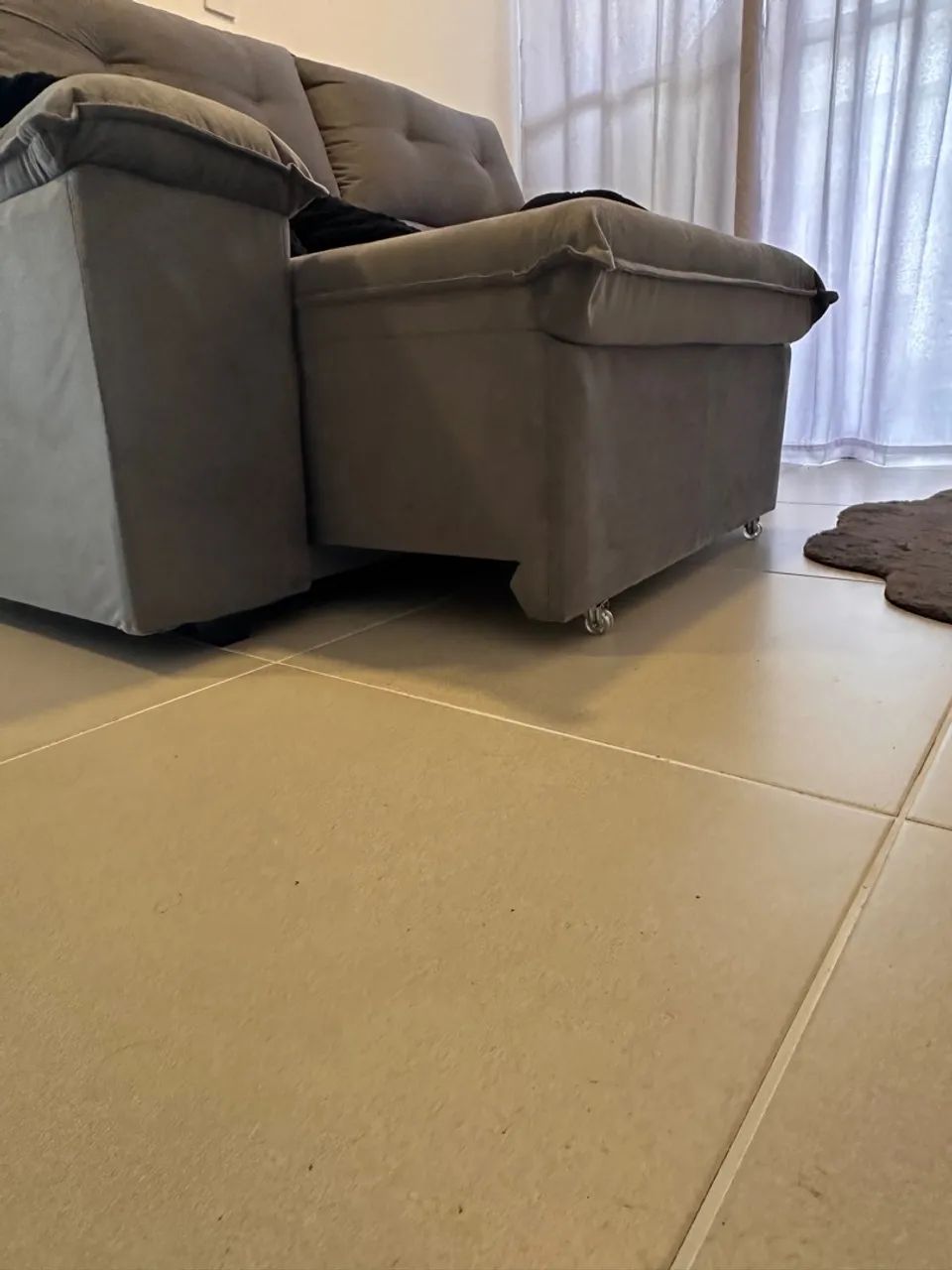 Gray Retractable Sofa with Reclining Backrest444757616519424002