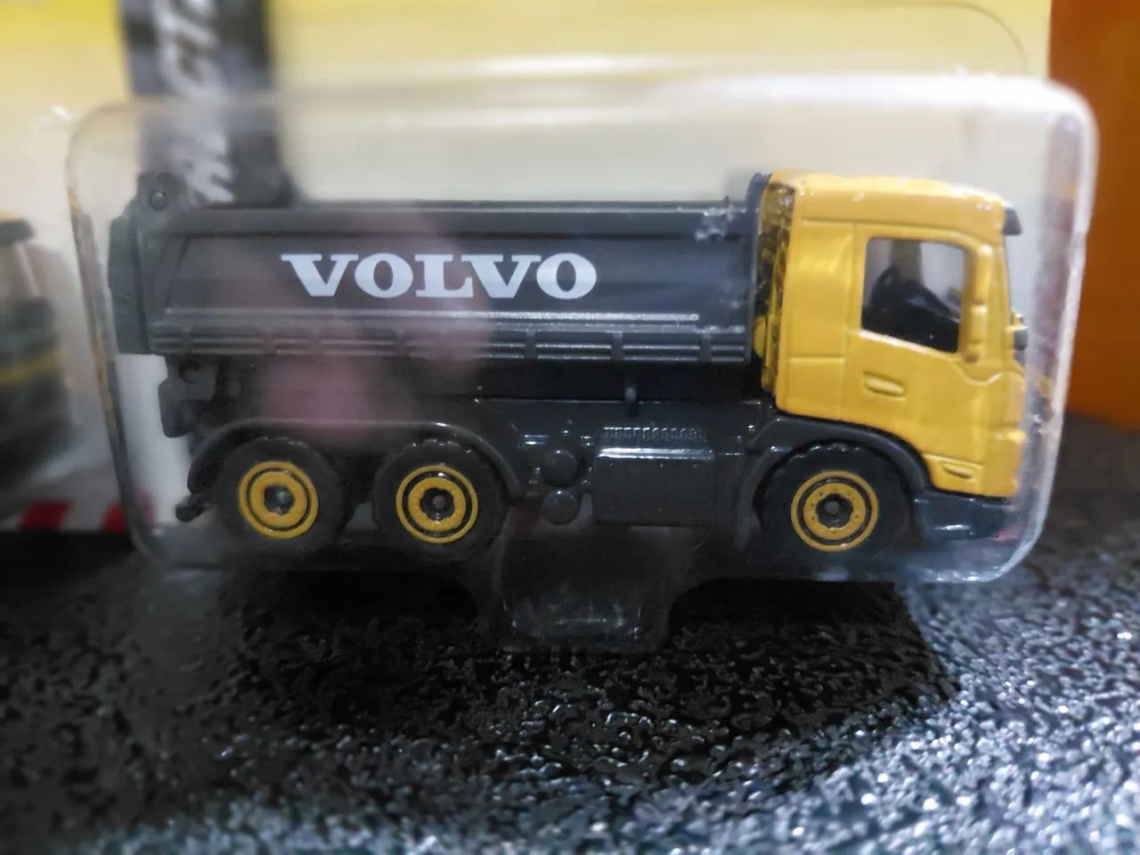 miniaturas caminhões volvo - Foto 2