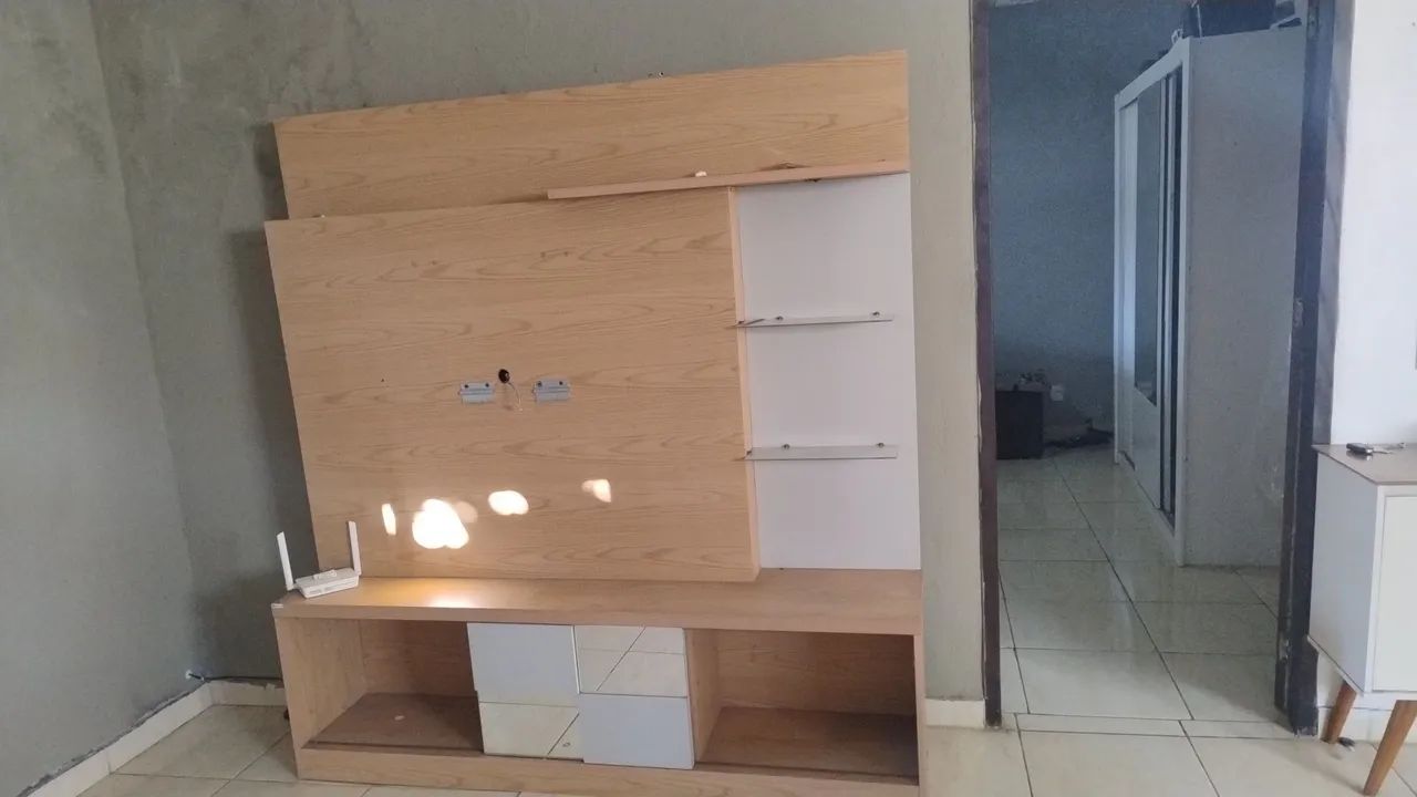 Rack com painel e mesa 4 cadeiras 