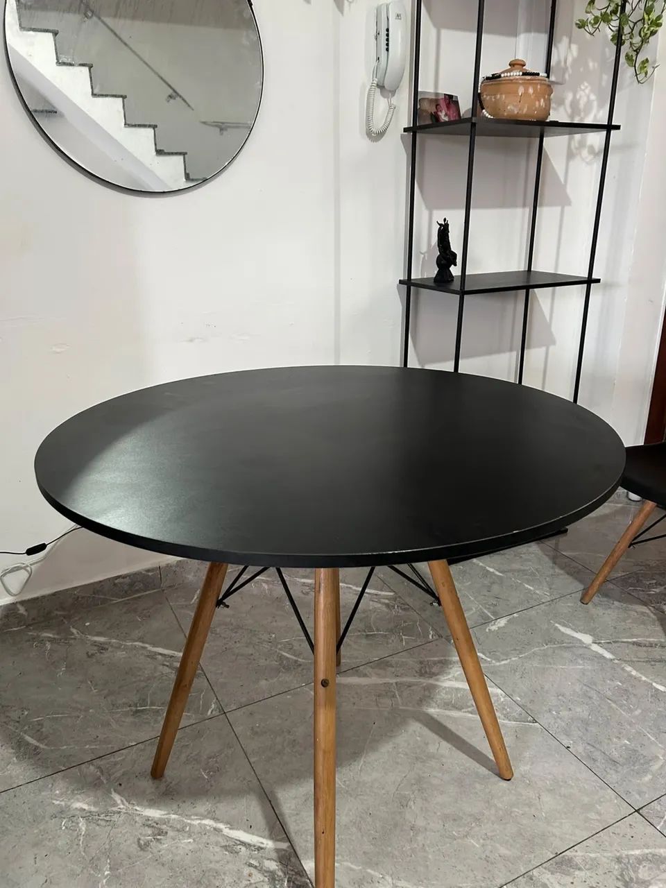Conjunto mesa e cadeiras 