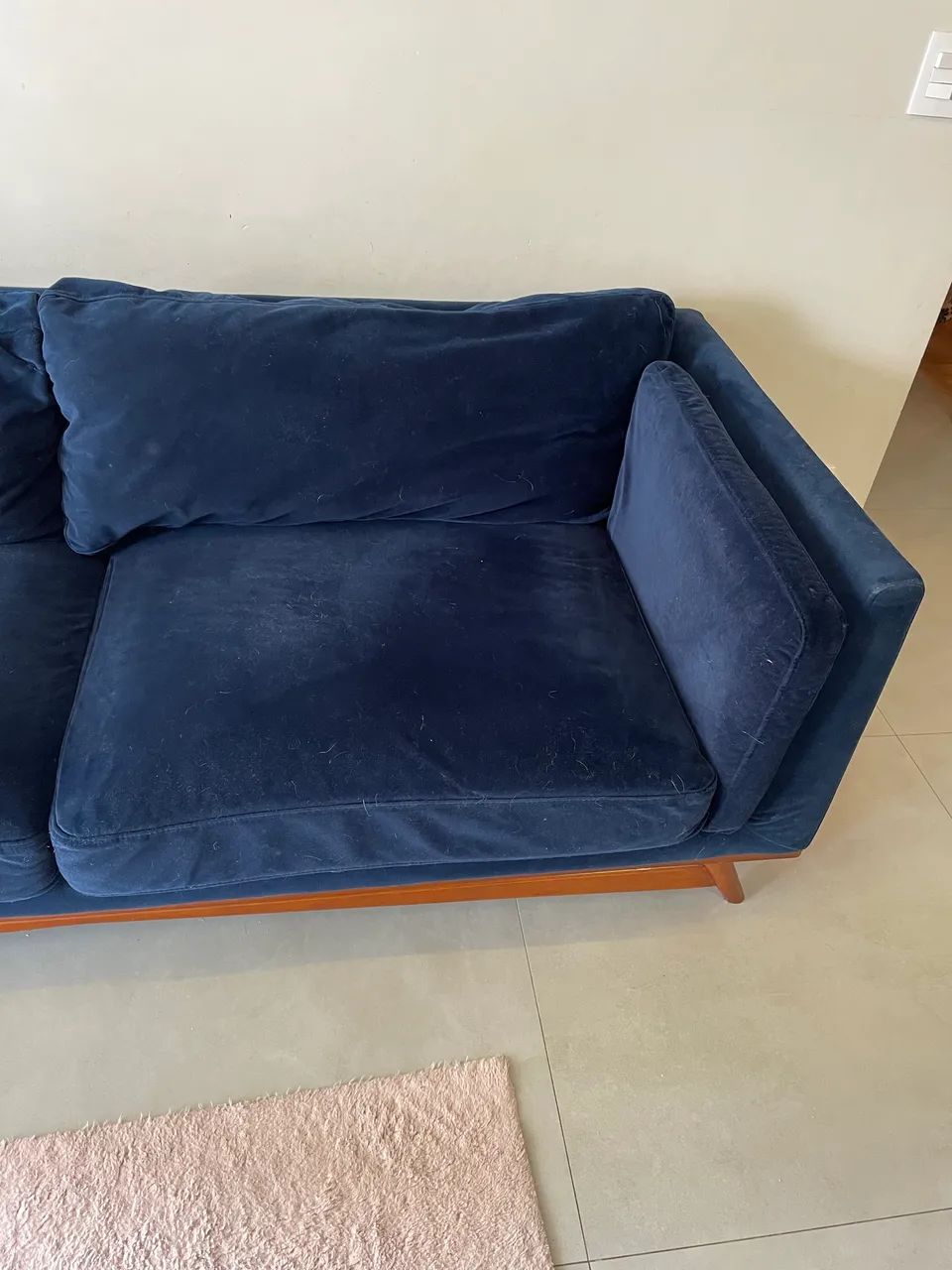 Vendo sofá azul super estiloso - Foto 2