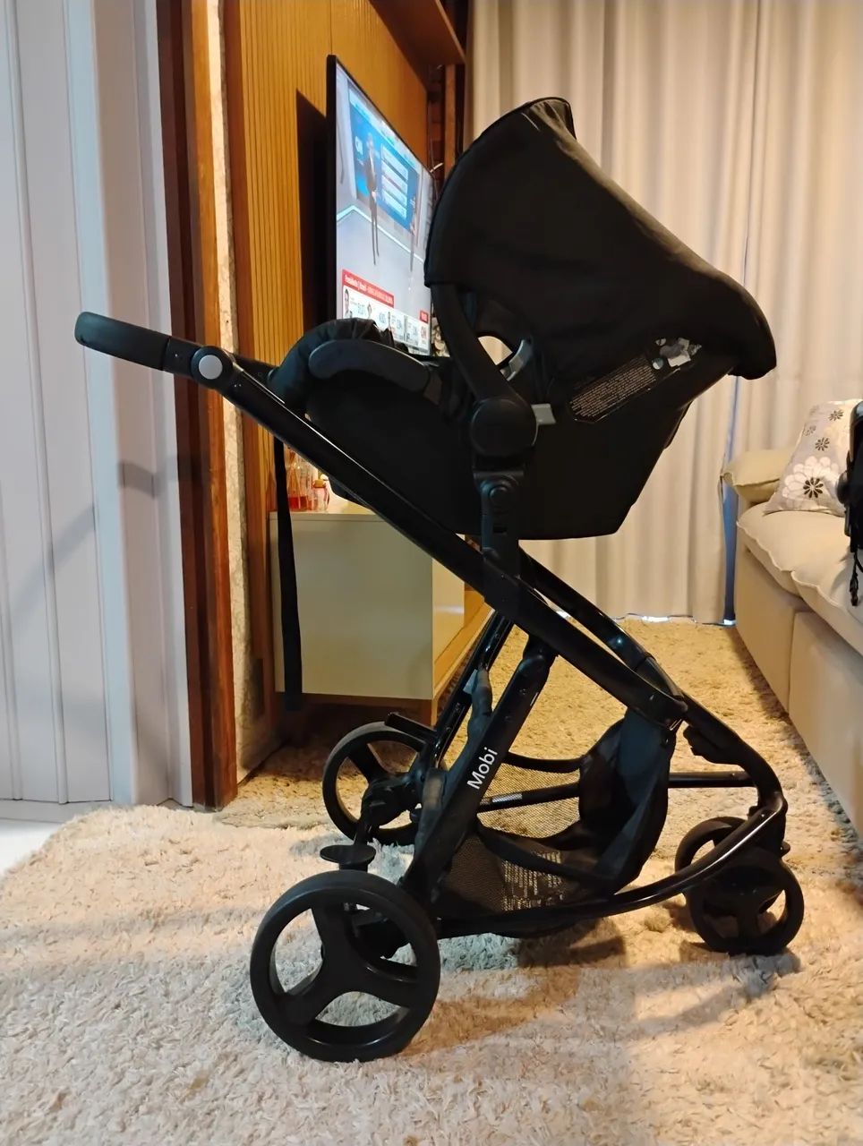 Carrinho de bebê com bebê conforto e base para carro - Foto 5