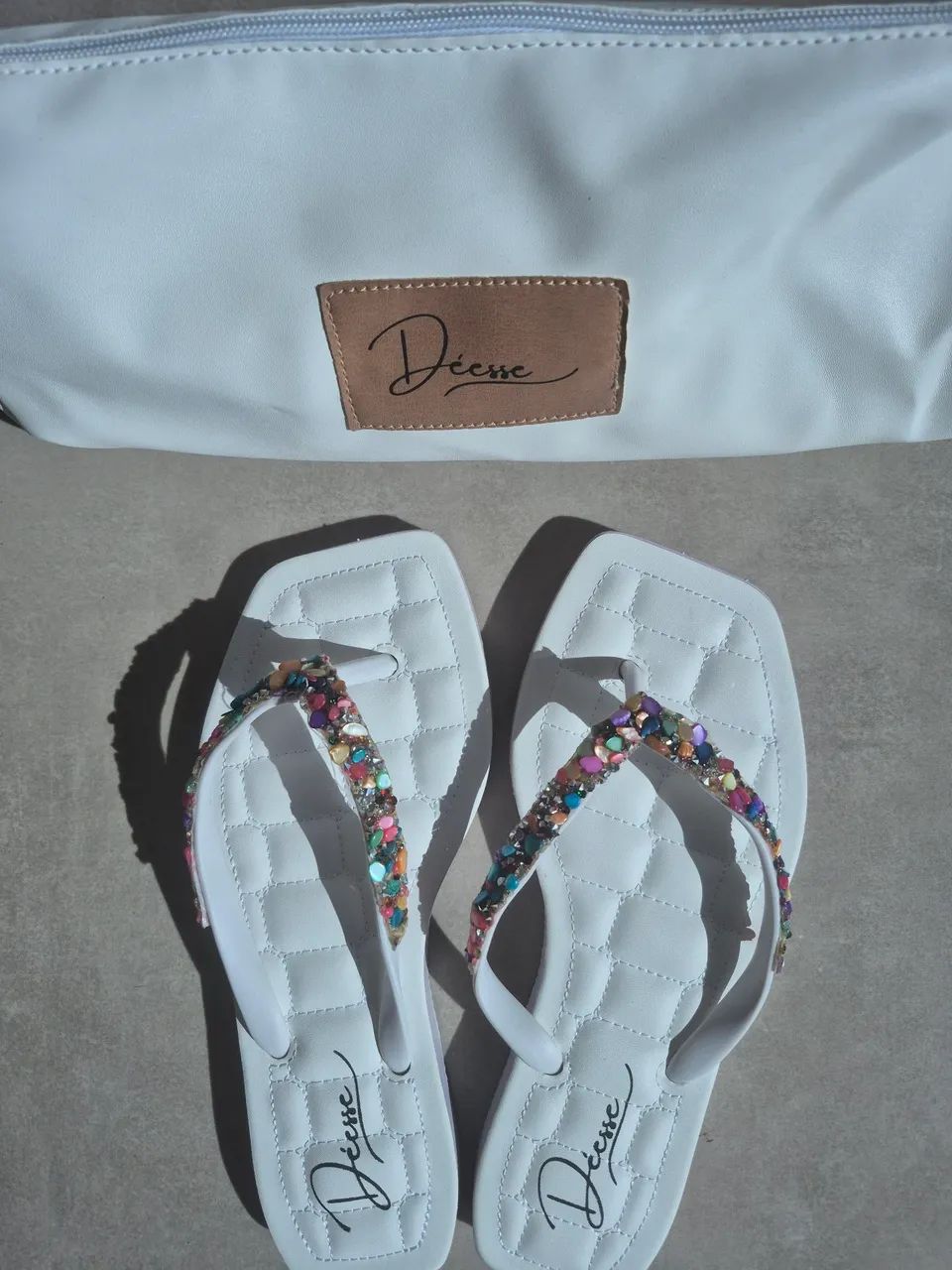 Chinelo com aplique e necesserie/ bolsinha - Foto 2