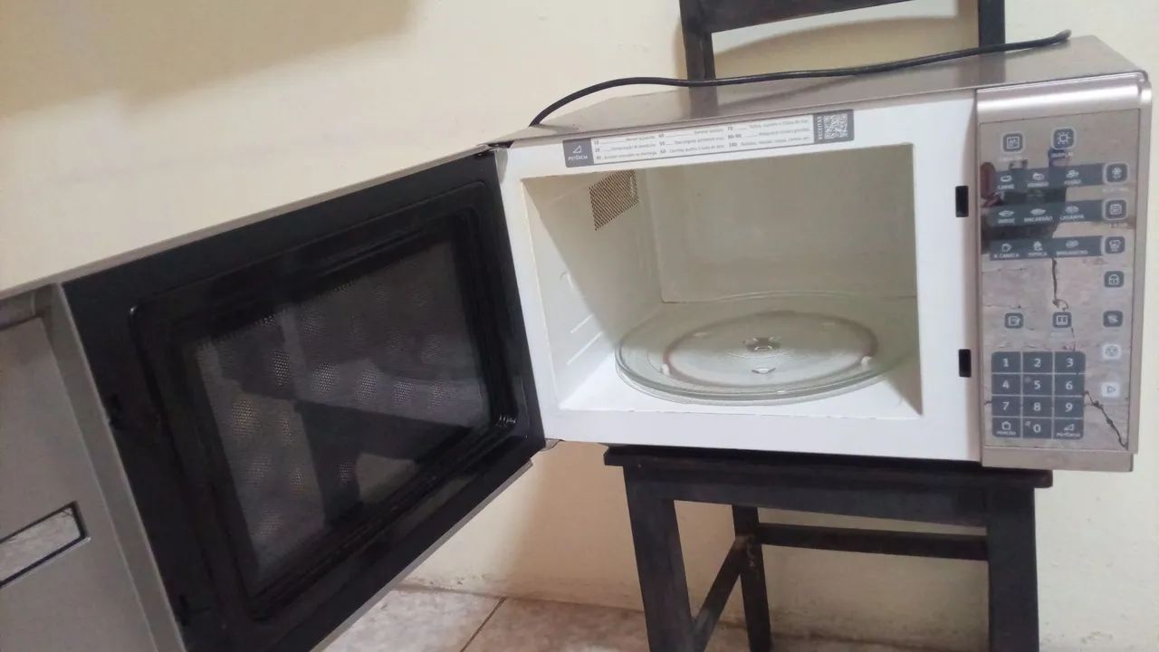 Microondas Eletrolux Espelhado 31 litros  - Foto 4