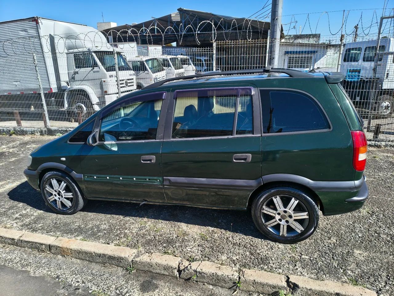 Chevrolet Zafira ZAFIRA 2.0/ CD 2.0 8V MPFI 5P MEC. 2001