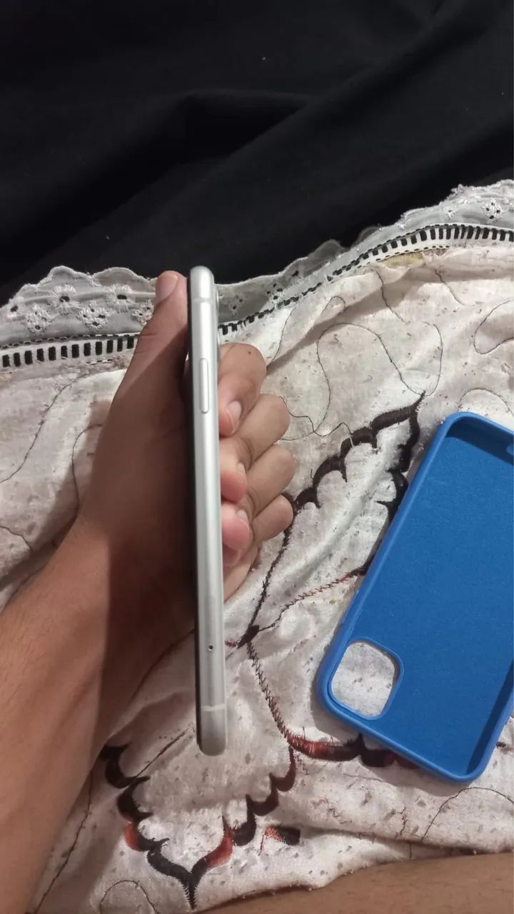 iPhone 11 branco 420rs - Foto 4