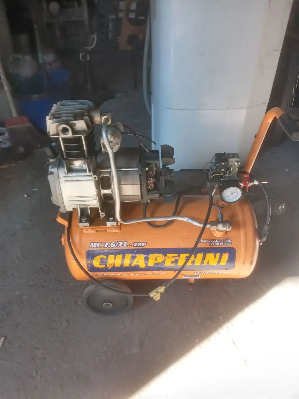 Vendo um compressor de ar chiaperini Mc 7.6/21-2hp - Foto 4