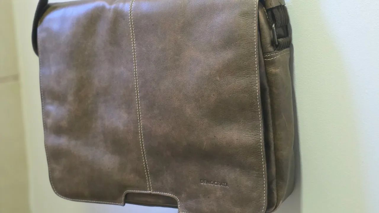 Bolsa Democrata em Couro Legítimo - Foto 5