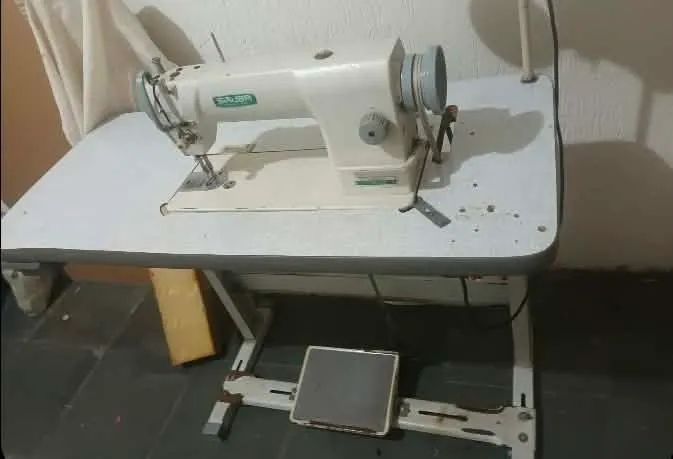 Máquina de costura industrial  - Foto 2