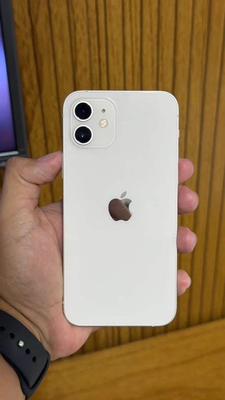 iPhone 12 64 gb semi novo bem conservado 