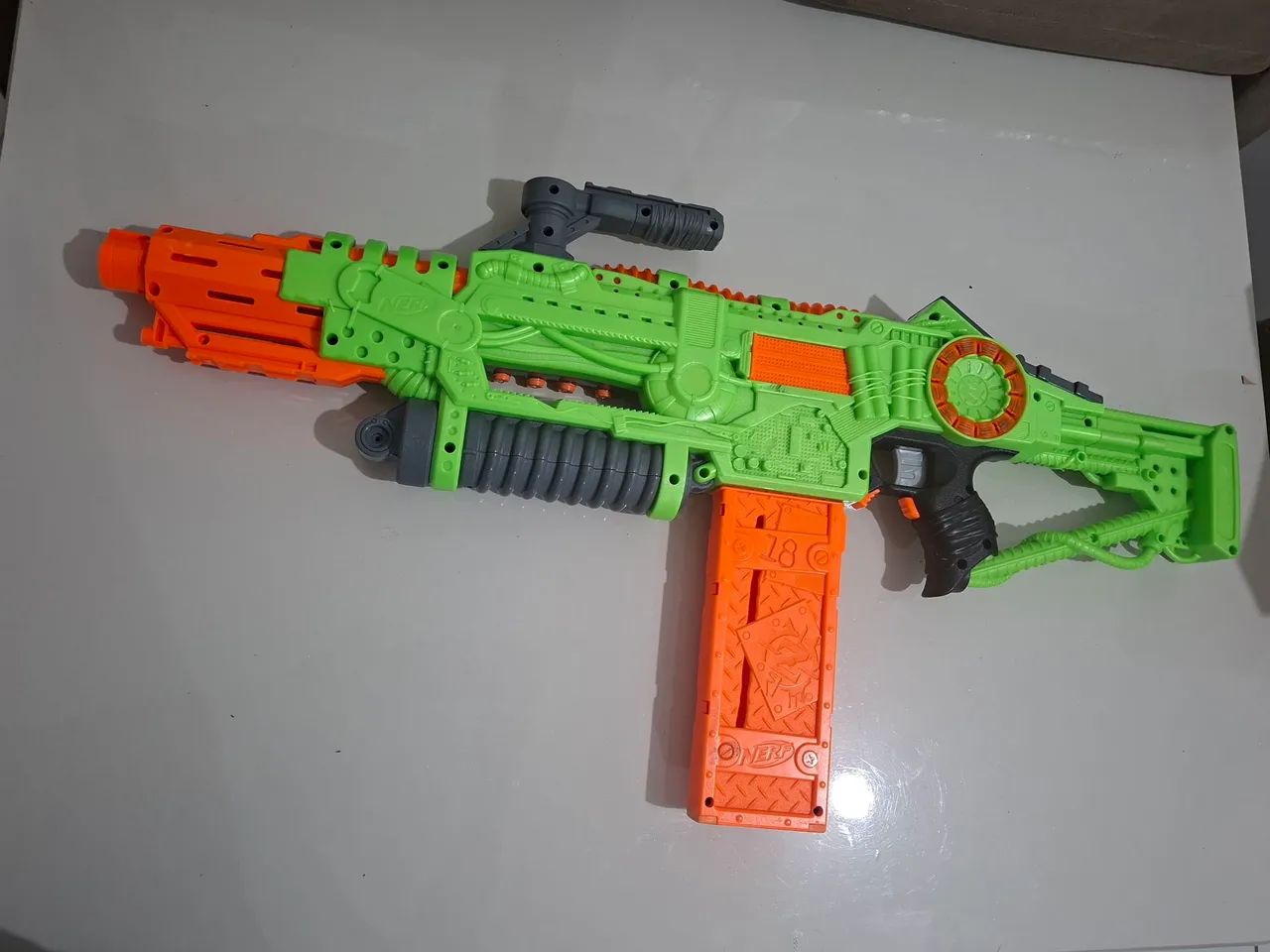 Nerf Zombie Strike Revoltinator - Verde e Laranja - Foto 5