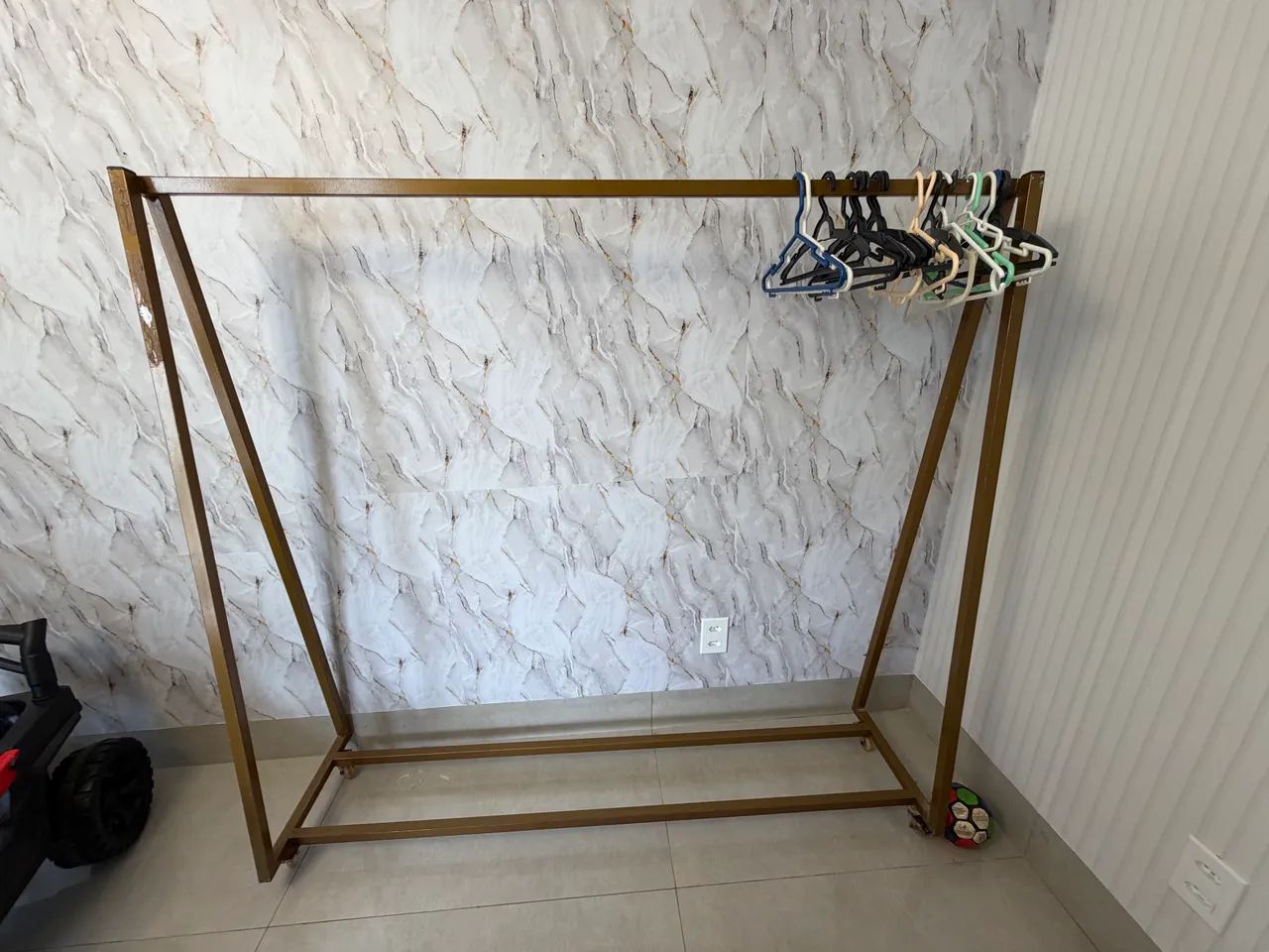 ARARA DE ROUPAS - Foto 2