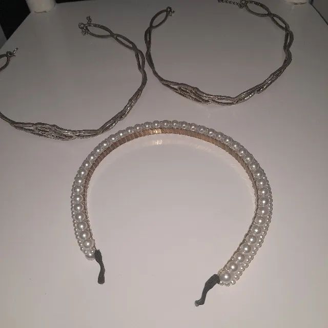 Acessórios para doação: tiaras, colar, cílios postiços - Foto 2