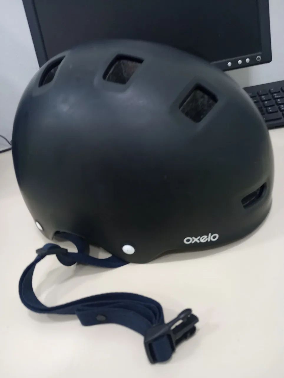 Capacete Skate, patins e bike semi novo metro Tatuapé 