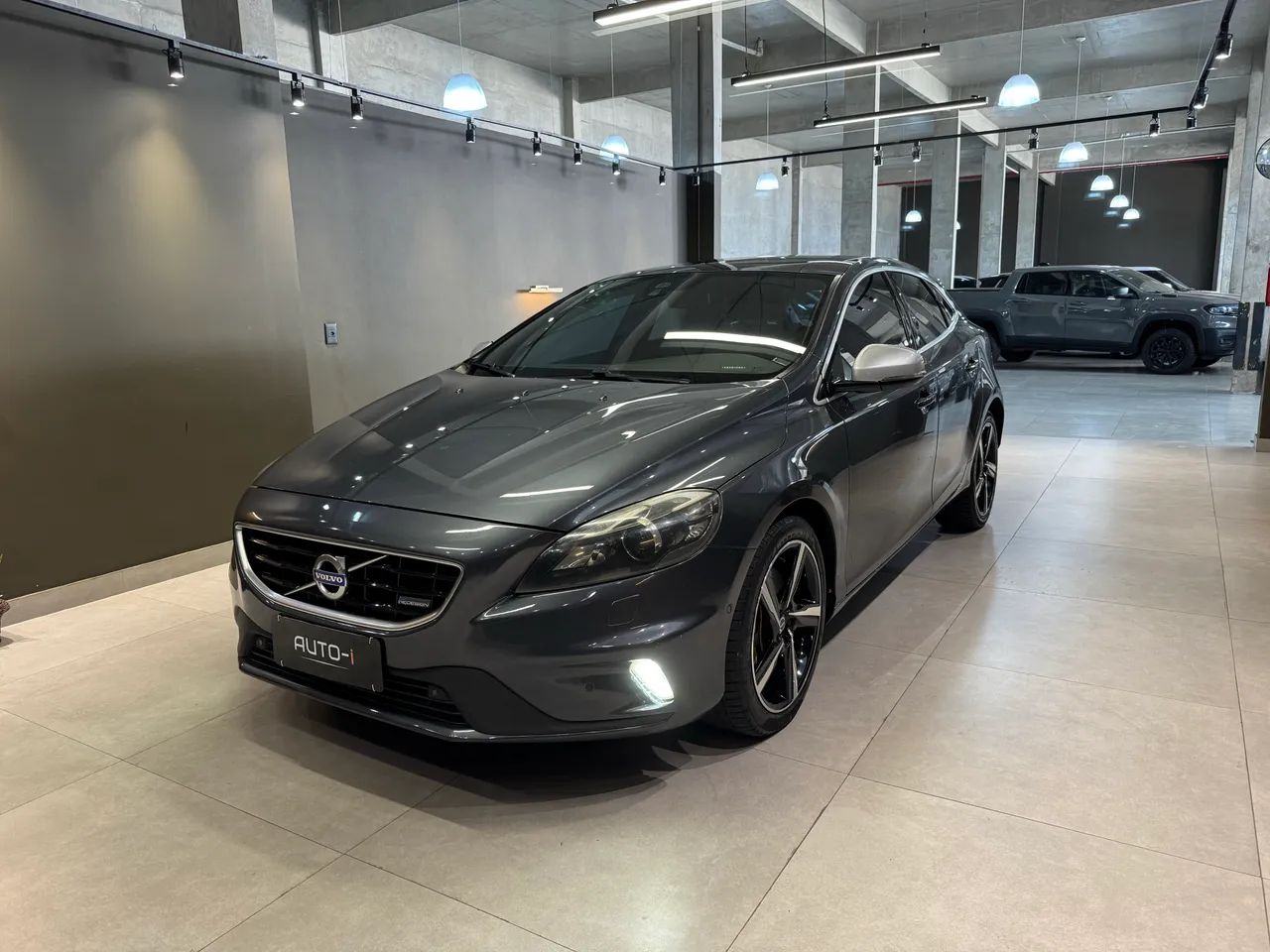 Volvo V40 V40 T-5 R-DESIGN 2.0 Aut. 2014