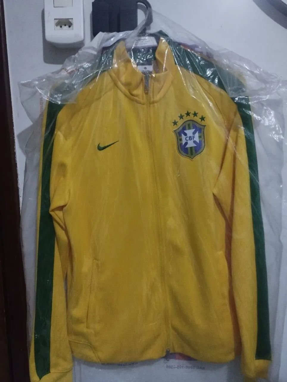 Vendo Jaqueta Seleção Brasileira Copa  2014 semi nova 