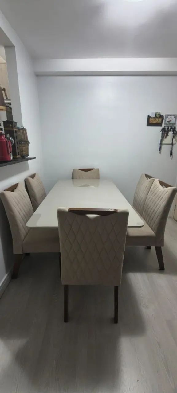 Mesa de vidro + 6 cadeiras estofadas!