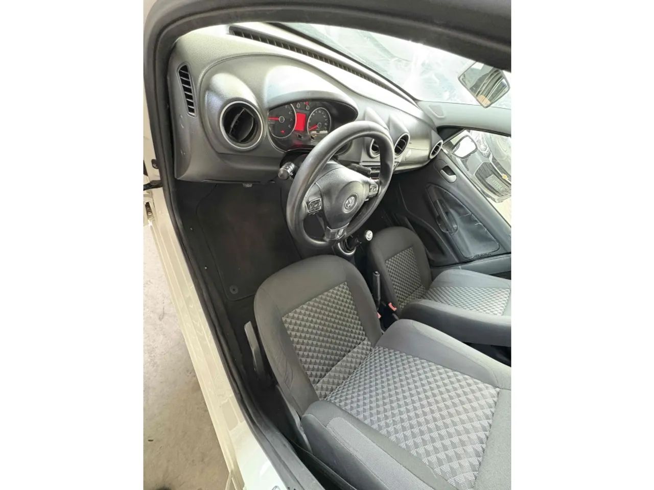 Volkswagen Voyage Comf/highli. 1.6 MI T.flex 8V 4P 2015 - Foto 8