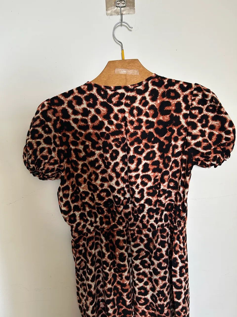 Vestido estampa de onça  - Foto 5