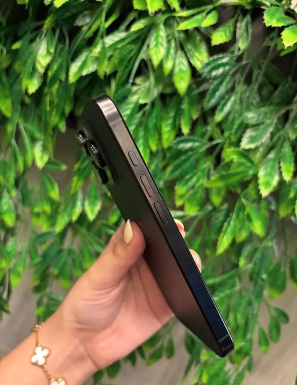 iPhone 16 Pro - Foto 2
