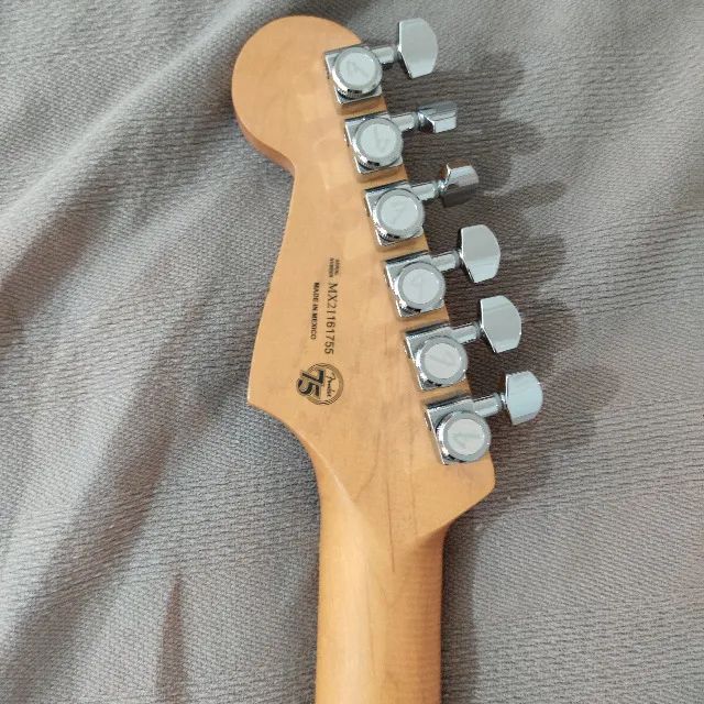 Guitarra Fender Stratocaster Player Plus - Foto 4