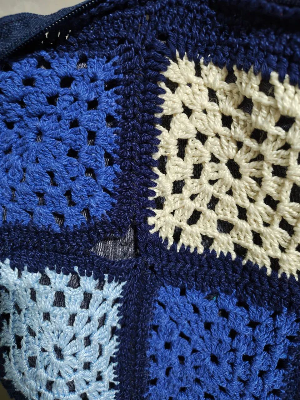 Bolsa Boho de crochê colorida com zíper - Foto 2