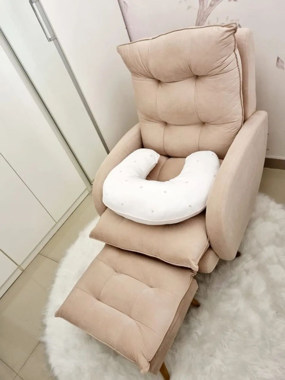 Clarice Nursing Chair with Swivel and Rocking Function for Babies (Complete Set)