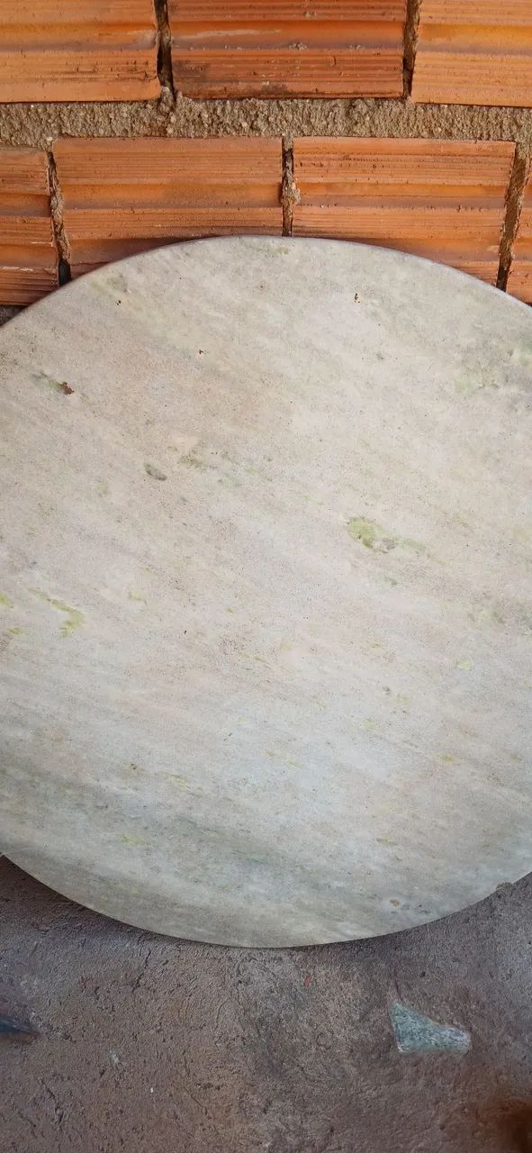 Vendo mesa redonda de mármore (só a pedra)