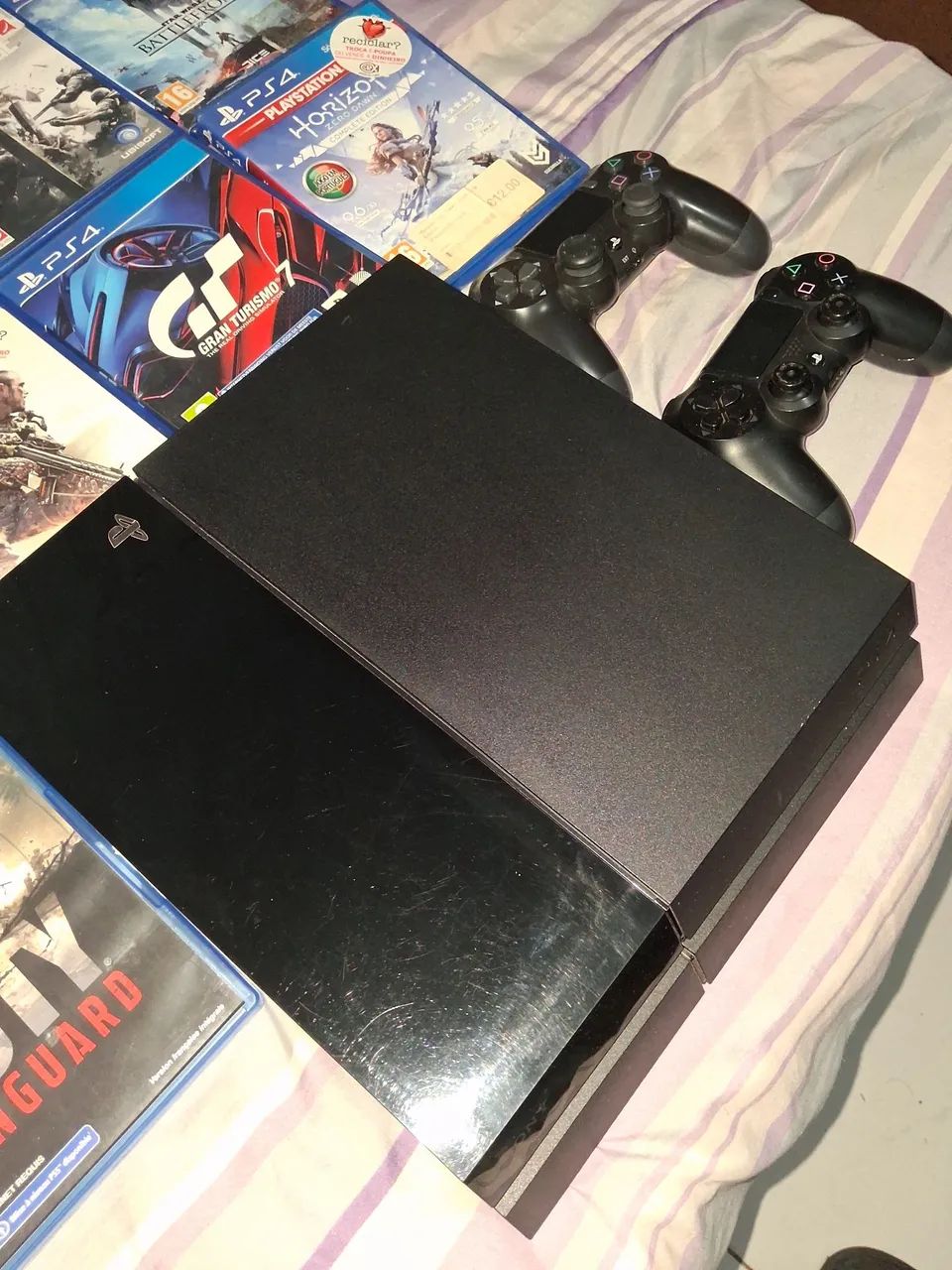 Ps4 com 12 jogos e 2 controles - Foto 2