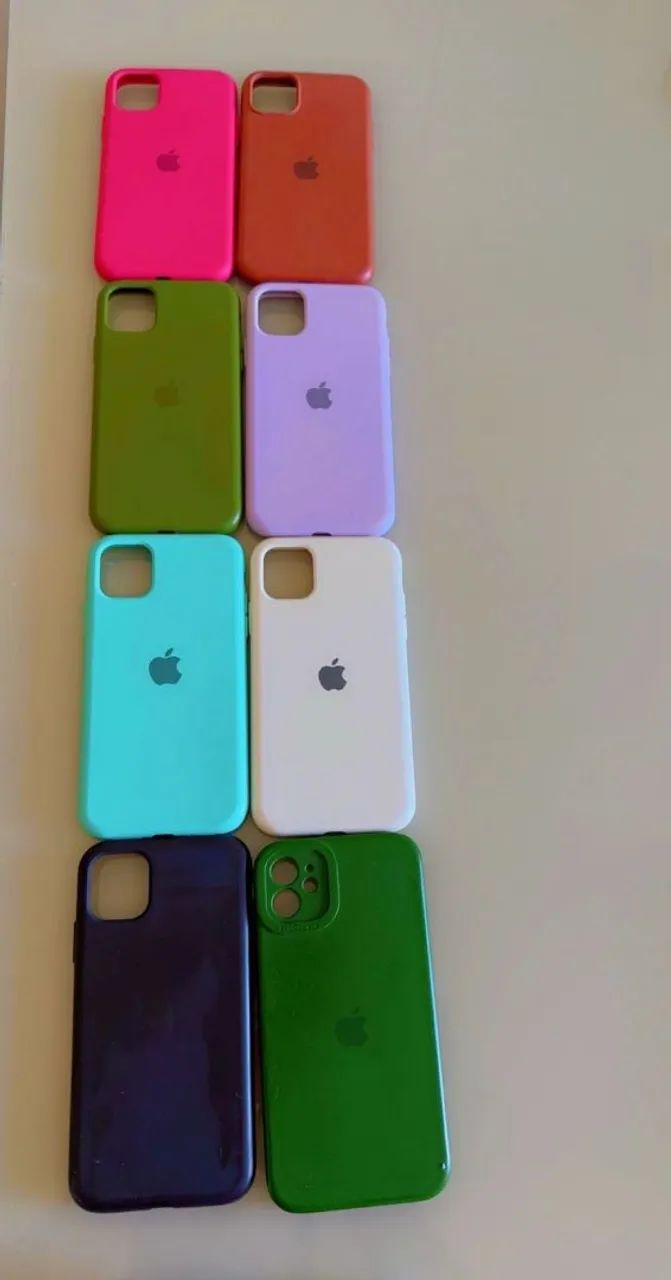 Kit com 7 Capas para iPhone 11 - Ótimo Estado