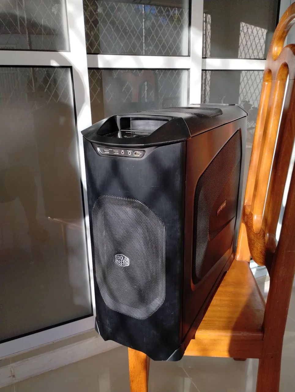 Gabinete Cooler Master Stacker 830 SE e fonte Cooler Master 1000w RS-A00-EMBA