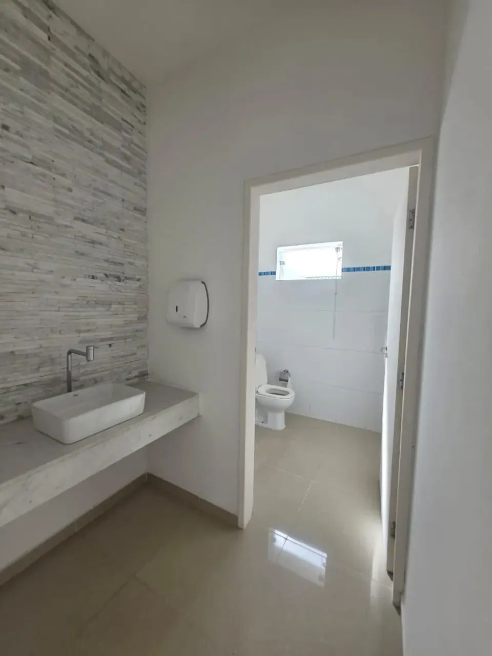 Sala/Conjunto para aluguel com 37 metros quadrados em Centro - Caraguatatuba - São Paulo - Foto 2