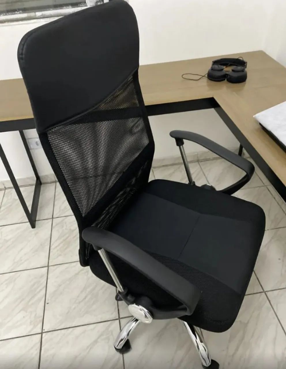 Cadeira de Escritório Ergonômica de Couro Sintético (Nova na Caixa)