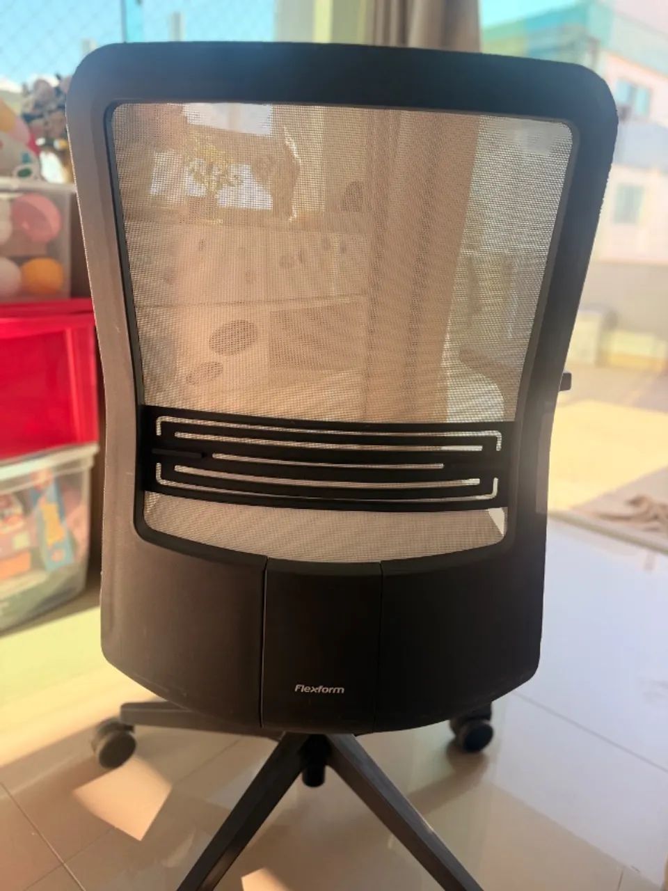  Cadeira de escritório ergonômica Flexform, com apoio lombar e braços - Foto 2