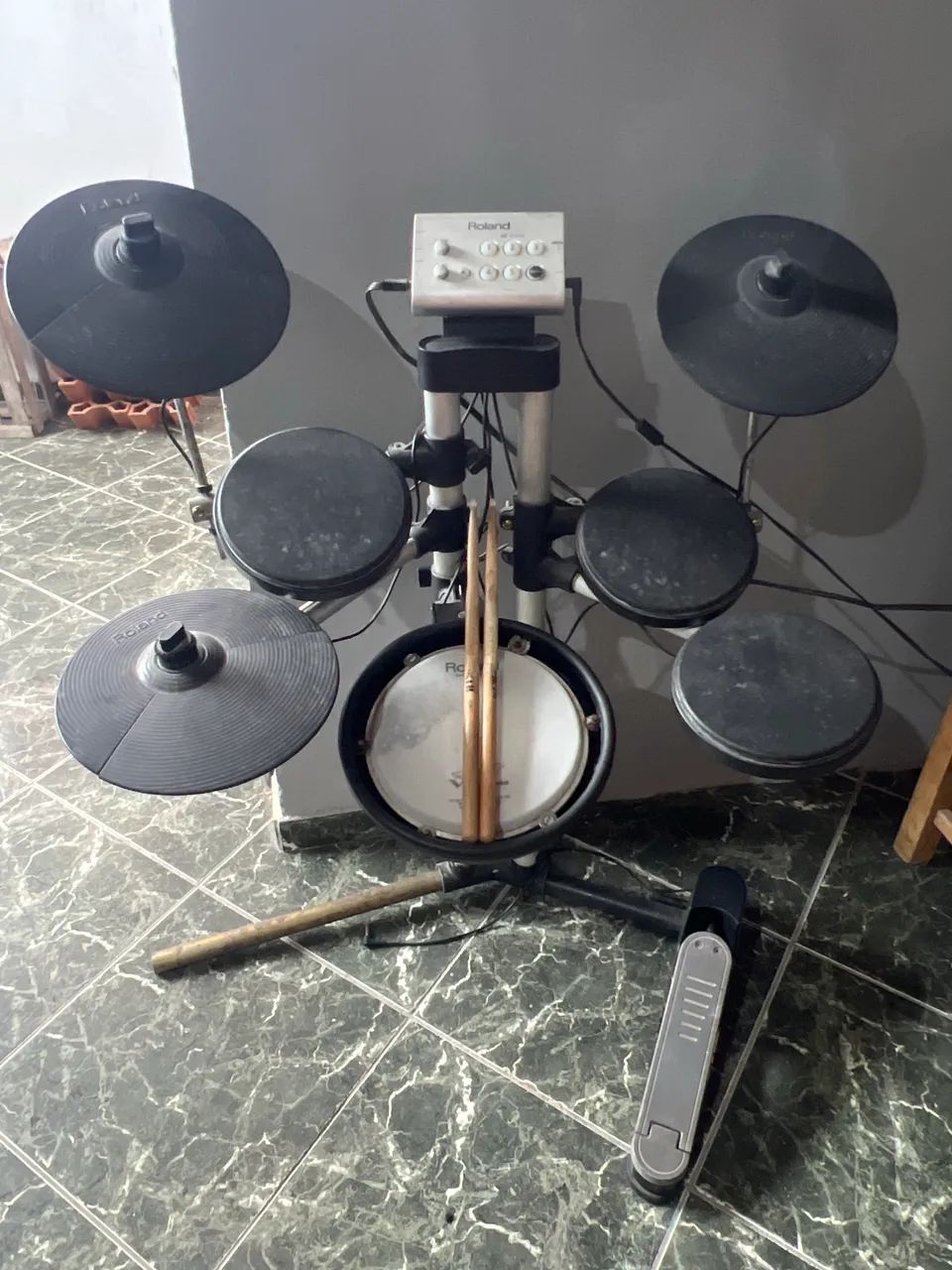 Bateria eletrônica Roland V-Drums Lite HD-1