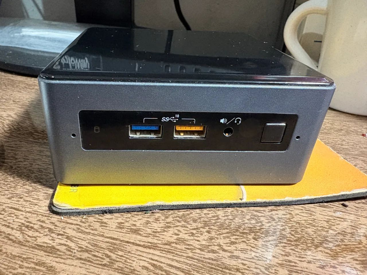 Mini PC NUC 8i3BEH 8º Geração SEM MARCAS DE USO. - Foto 3