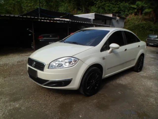 Fiat Linea LINEA ESSENCE Dualogic 1.8 Flex 16V 4p 2015