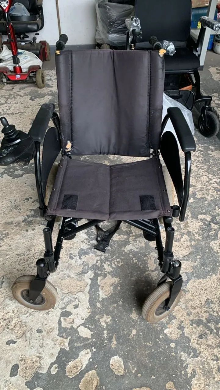 Cadeira de rodas motorizada  - Foto 3