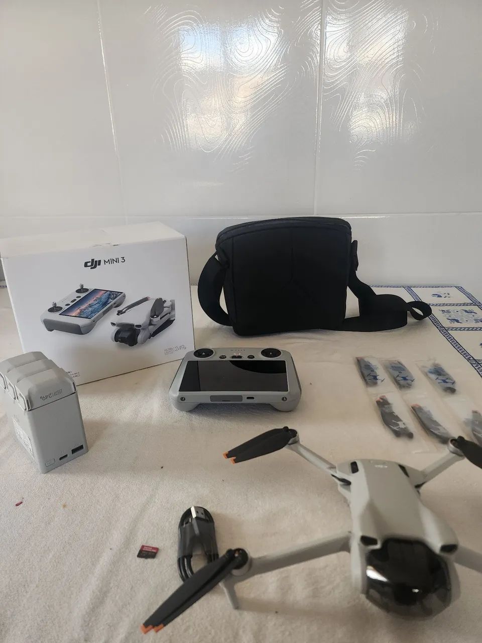 Dji mini 3 combo RC display com menos de 2horas de voo