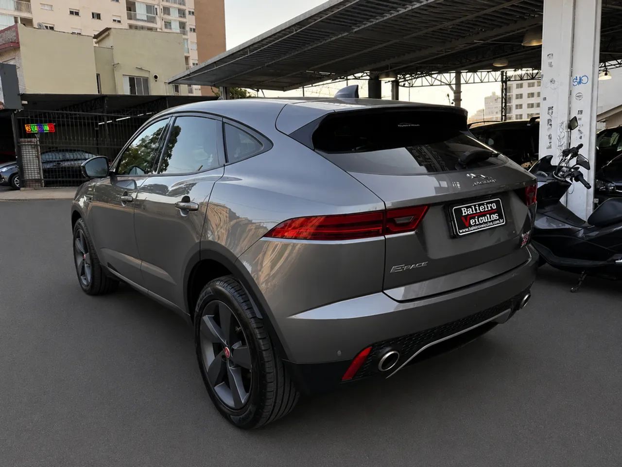 Jaguar E-Pace 2.0 AWD 249cv Aut. 2020 - Foto 4