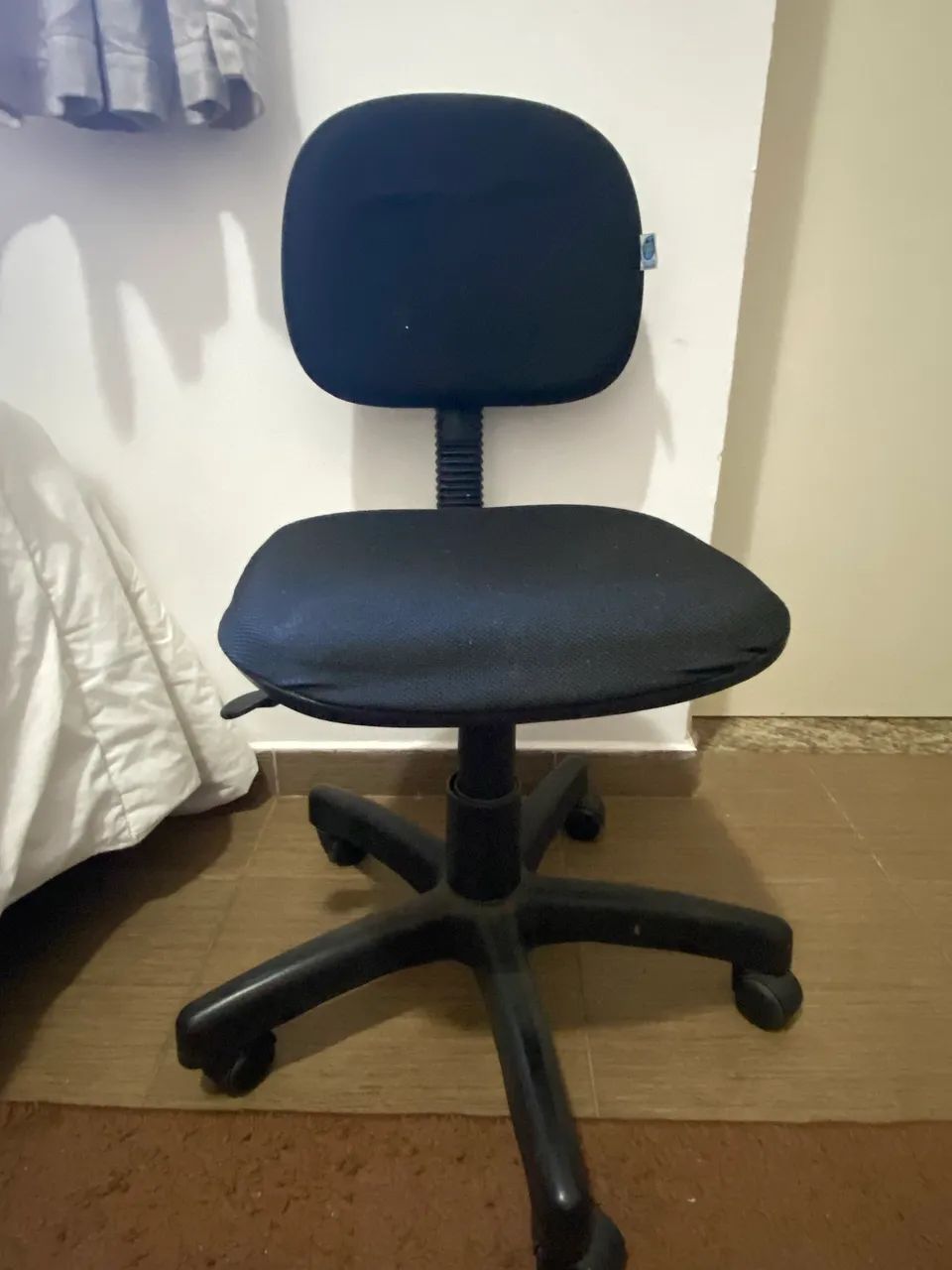 Mesa e cadeira de escritório  - Foto 3