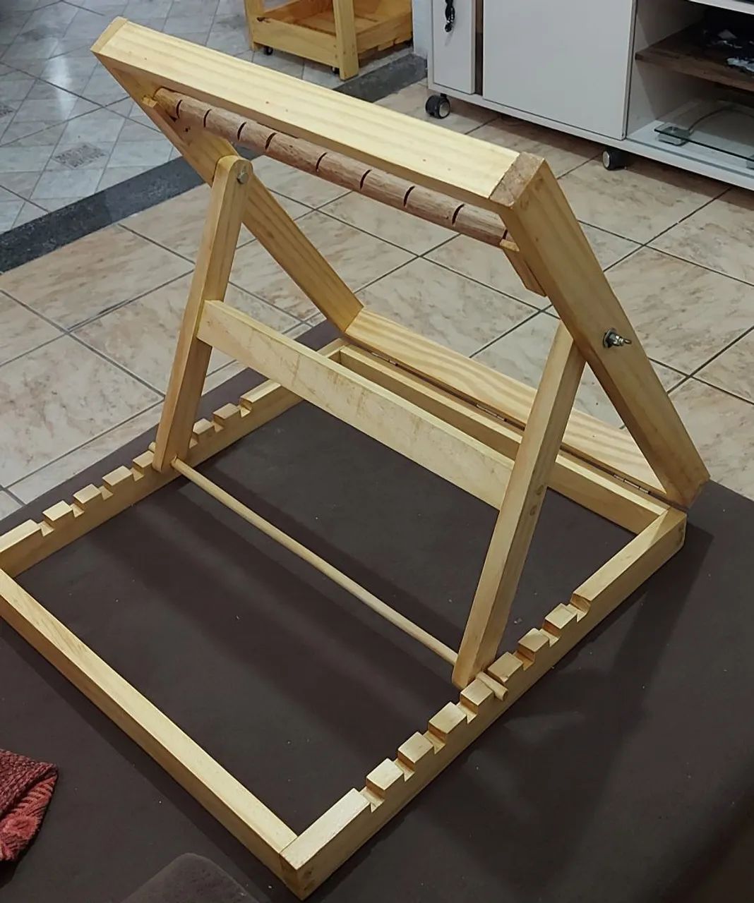 Cavalete/suporte para macramê envernizado - Foto 2