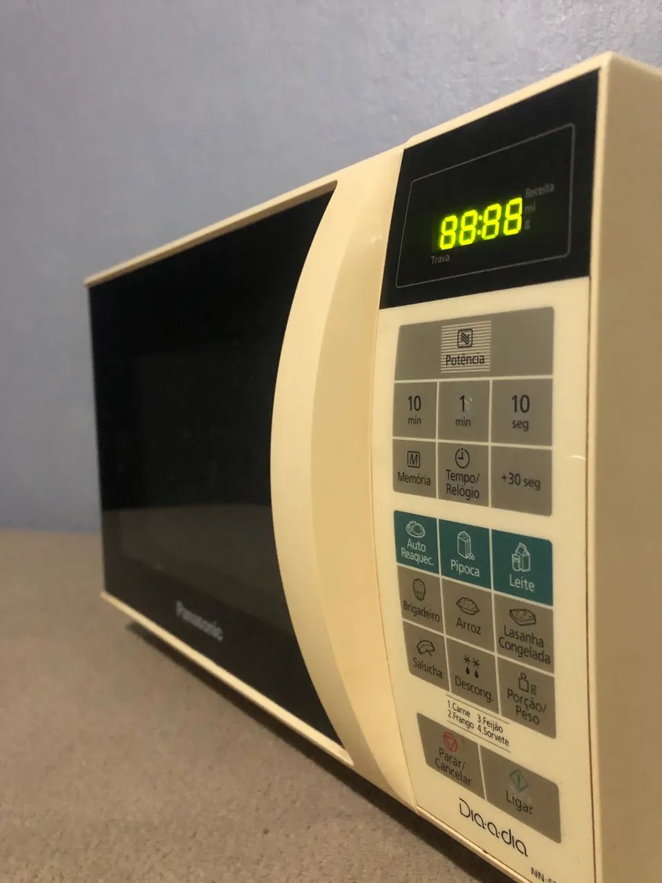 Microondas Panasonic 23l bem conservado 