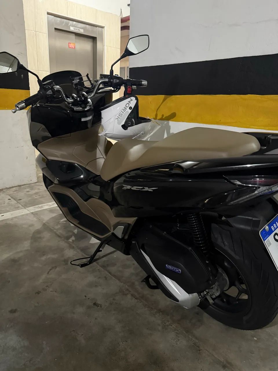 PCX DLX 2026 - Foto 3