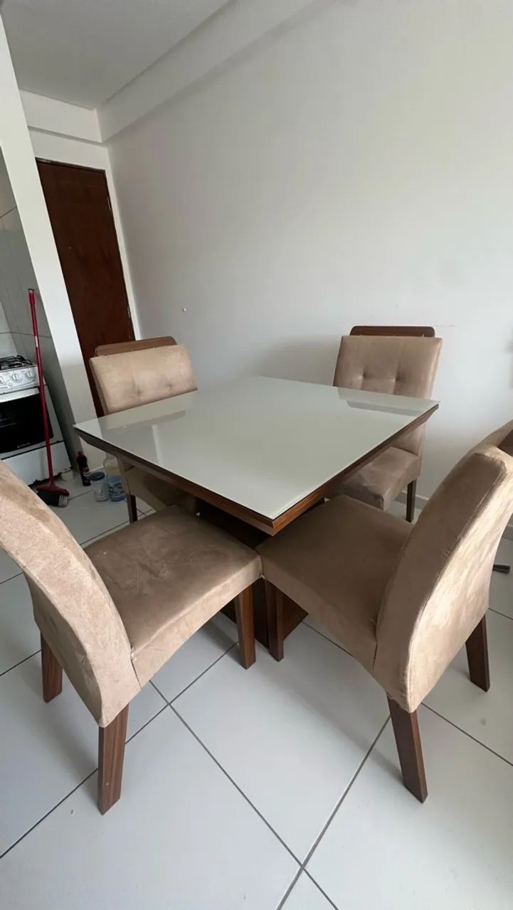 MESA 4 CADEIRAS PRA VENDER LOGO 
