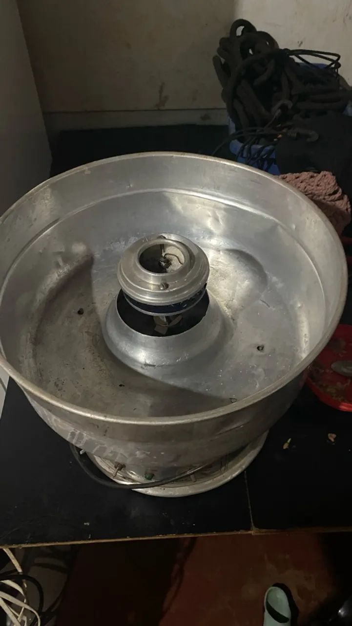Máquina de Algodão Doce Profissional Pinheiro - 127 Volts - Foto 3